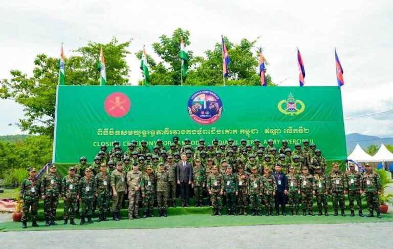 លោកឧត្តមសេនីយ៍ត្រី ម៉េង ស្រ៊ុន មេបញ្ជាការ​ បានចាត់ឲ្យលោកវរសេនីយ៏ឯក ឡេង គឹមឈាន​ ជាតំណាងអញ្ជើញ​ចូលរួម​ពិធីបិទសមយុទ្ធទ្វេរភាគី CINBAX II រវាងកងទ័ពជើងគោកកម្ពុជា-ឥណ្ឌា​​ លើកទី២នៅមូលដ្ឋានកងយោធពលខេមរភូមិន្ទ តេជោសែនភ្នំម្រះព្រៅ…