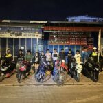 តាមរយៈលេខទូរស័ព្ទបន្ទាន់ ១២៩១ អាវុធហត្ថរាជធានីភ្នំពេញទទួលដំណឹង ករណីក្មេងៗមួយក្រុមបាន​​​ប្រមូលផ្ដុំគ្នាបម្រុងនឹងធ្វើសកម្មភាពបង្ហោះម៉ូតូ និងបង្កជាសម្លេងរំខានដល់ពួកគាត់នៅចំណុចផ្លូវ ១៤១ កែង ២៤២ ភូមិ ១១ សង្កាត់វាលវង់ ខណ្ឌ៧មករា